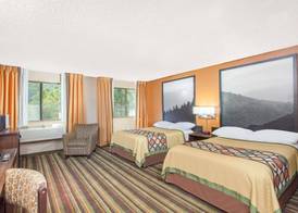 Super 8 by Wyndham Norton VA 4