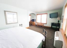 Nuk's Executive Suites 5