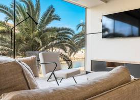 Akquaaa Boutique Hotel 4