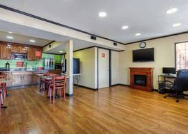 Econo Lodge Nashville near Percy Priest Lake 4