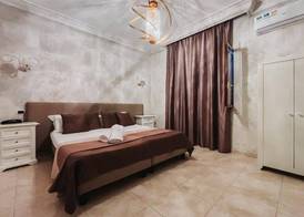 Bee Queen Hotel 3