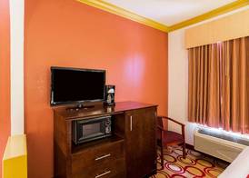 Quality Suites Lubbock Southwest 5
