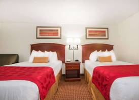 Ramada by Wyndham Enid 4