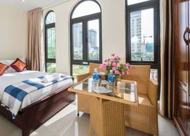 Johnny Hotel 5