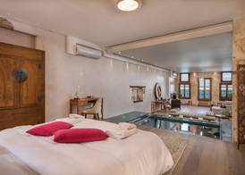 Vranas Residenza Signature Suites 5
