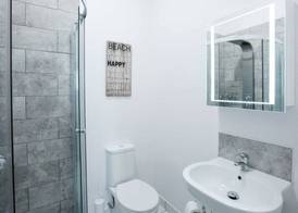 Austens Apartments 3