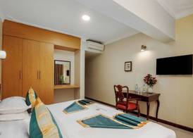 Holiday Express Hotel 5