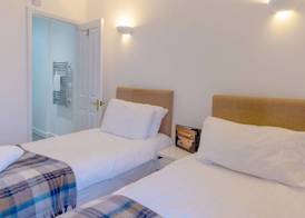 Cadgwith Cove Inn 3