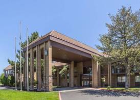 ECONO LODGE INN & SUITES SANDY 3