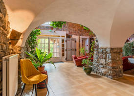 Logis Hôtel Restaurant Le Pradinas 5