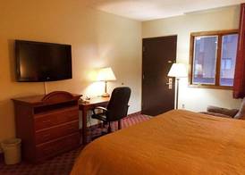 Badlands Inn & Suites 3