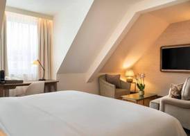 Brunfels Hotel, in the Unbound Collection by Hyatt 5