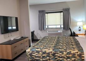 Hamburg Inn & Suites 4