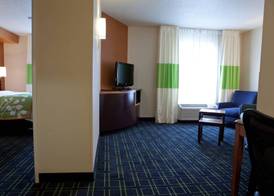 Fairfield Inn and Suites Flint Fenton 5