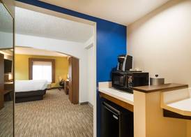 Holiday Inn Express & Suites LOUISVILLE EAST by IHG 4