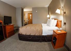 Quality Inn Burlington near Hwy 34 4