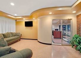 Super 8 by Wyndham Milford/New Haven 3