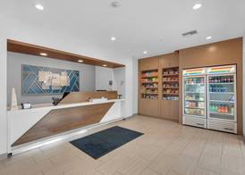 Holiday Inn Express & Suites DESTIN E - COMMONS MALL AREA by IHG 3
