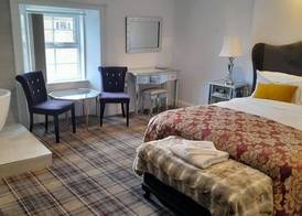 Schooner Hotel 4