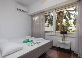 Relux Sea View 2 Bedroom Apartment by BluPine 3