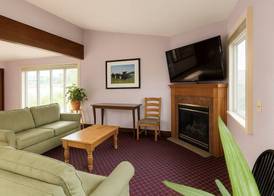 Royal Inn & Suites 4