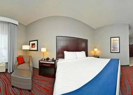 Holiday Inn Express & Suites UTICA by IHG 3