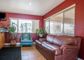 Rodeway Inn Fallbrook Downtown 2