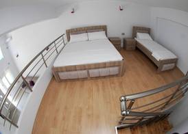 Bebi Hotel And Apartments 4