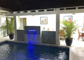 Colony Club Inn & Suites 2