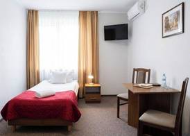 Astral - private rooms close to Airport & PTAK EXPO 4