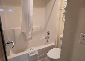 Baymont by Wyndham Janesville 5