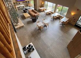 Beachfront Hotel Houghton Lake 4