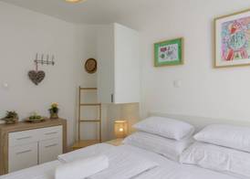 Vila White 5