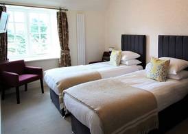 Ravenstone Manor 4