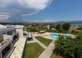 Paradise Resort 2