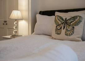 Garden Flat Apartment in Grosvenor Place 5