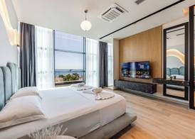 Marina Luxury Jacuzzi Suites by PS 2