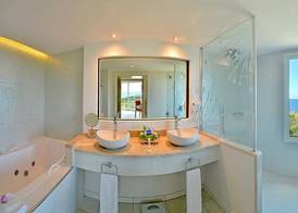 Grand Aston Cayo Las Brujas Beach Resort & Spa 5