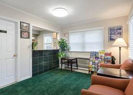 Econo Lodge Sturbridge Route 20 3