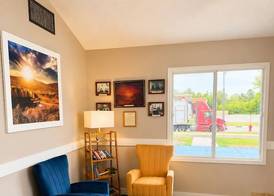 Days Inn by Wyndham Hinckley 4