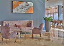 Arena Hotel Holiday 5