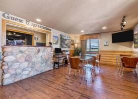 Super 8 by Wyndham Cody 2