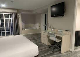 Wave Hotel Manhattan Beach 5
