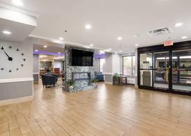 Quality Inn & Suites CVG Airport 4