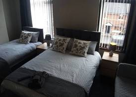 St. James Street Townhouse Belfast 4