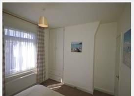 Victoria Cottage - Spacious Bright & Airy - Seconds to Beach - Pet Friendly - Easy Parking - Minutes to All Amenities - 60 percent Off Monthly Stays 2