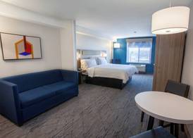 Holiday Inn Express & Suites LOGAN by IHG 4