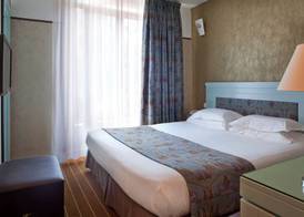 Hotel Eiffel Seine 4
