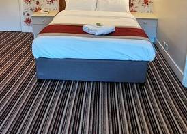 Russell Hotel 4