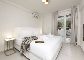 Mystique One Bedroom Apartment by BluPine 3